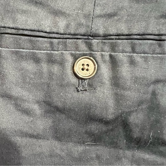 ARITZIA TALULA cuffed chino low rise stretchy blue shorts, size 00. - Picture 5 of 9